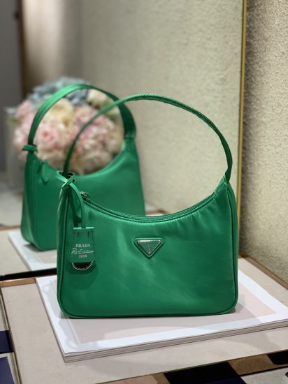 Prada Hobo Re-Edition 2000 Nylon Vintage Bag Green [prada-22-green ...
